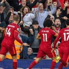 Les supporters de Liverpool poursuivis par Manchester City